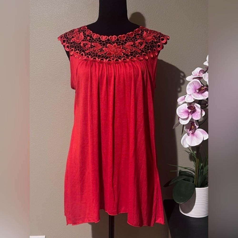 Simply Irresistible Flowy Red Sleeveless Blouse With Lace Neckline Size L